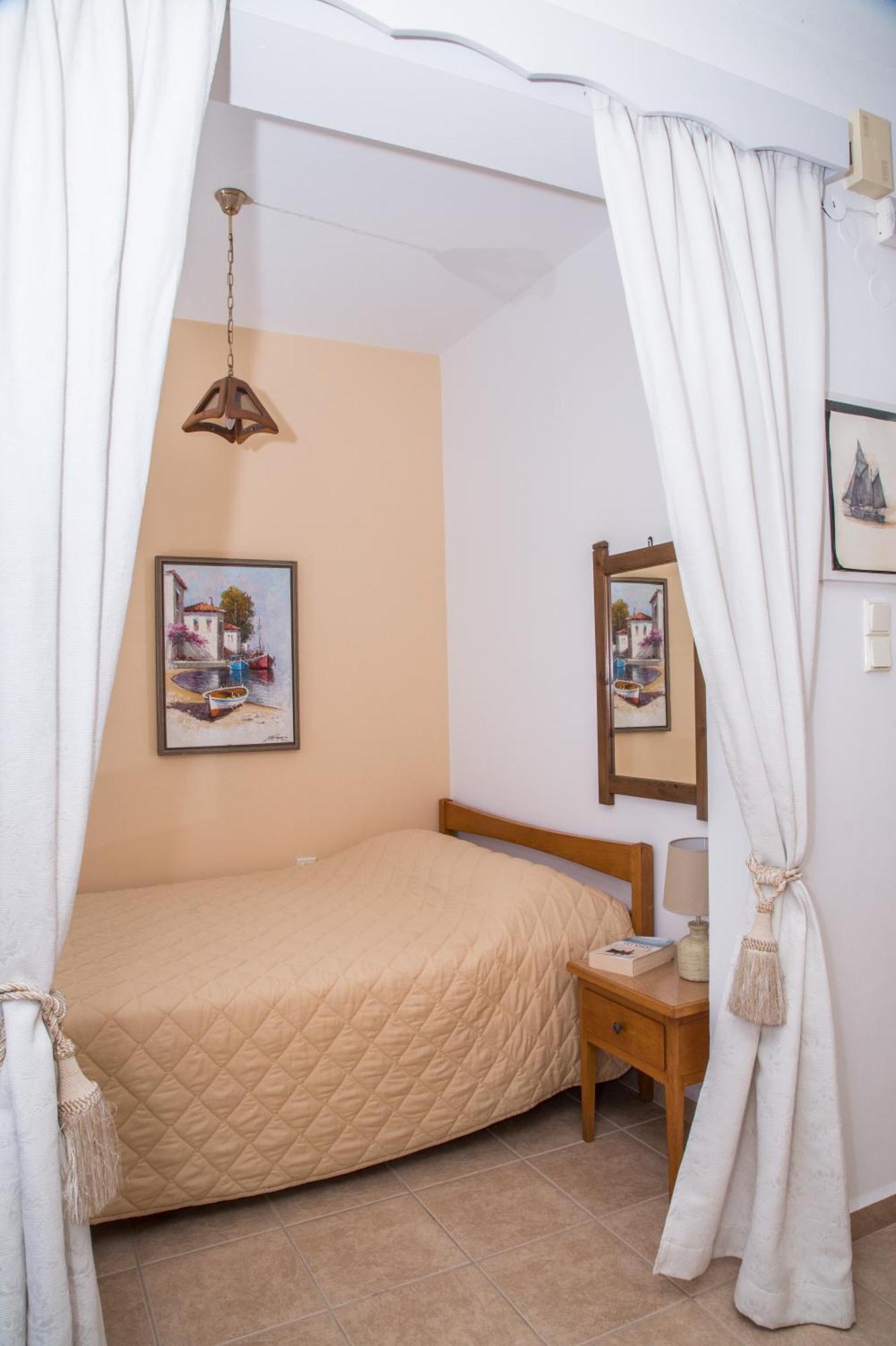 Hotel Elena Alinda  Buitenkant foto