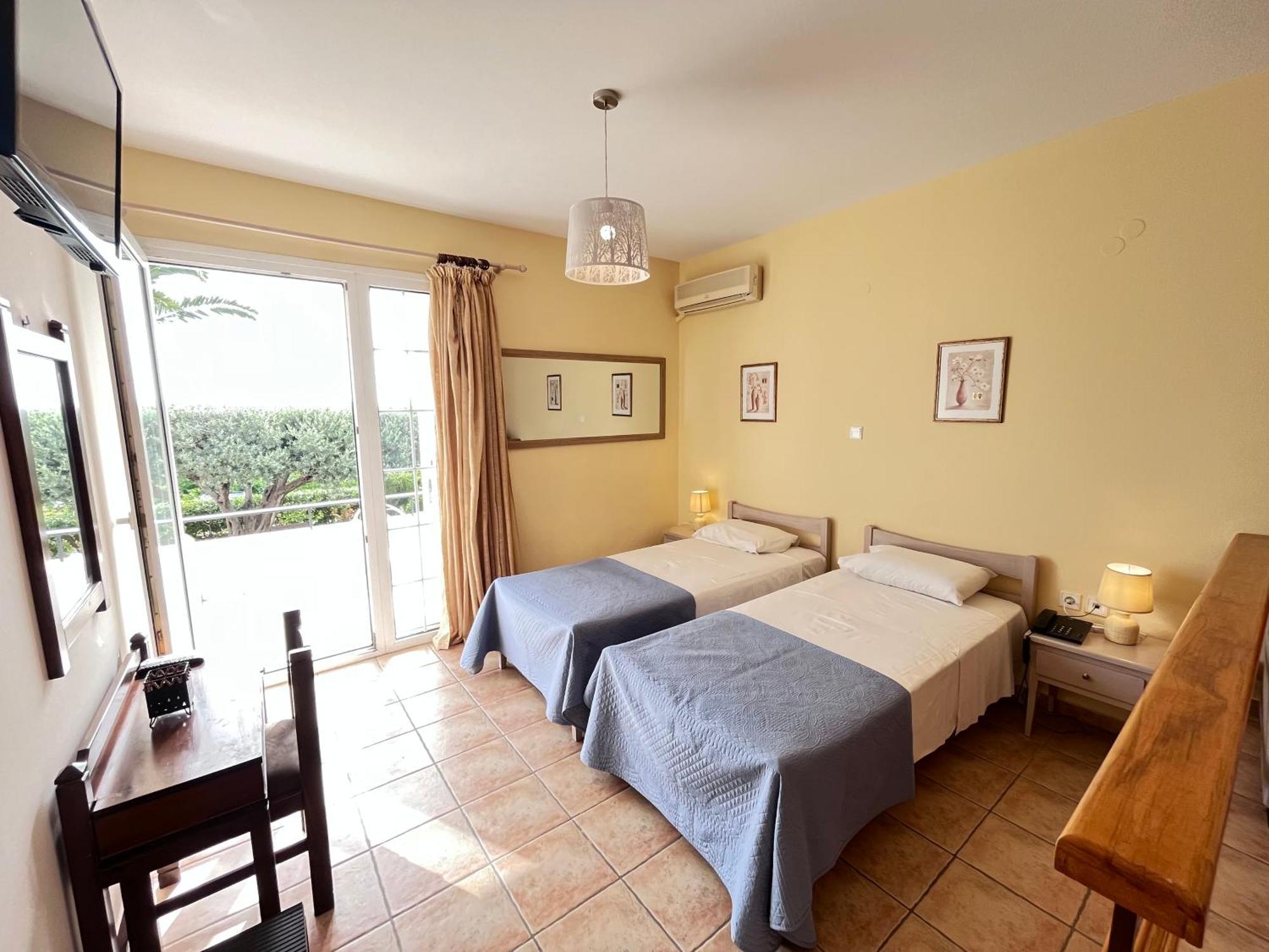 Hotel Elena Alinda  Buitenkant foto